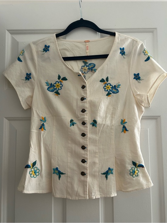 Free People Tops - Free People Cream Button-Front Embroidered Floral Blouse